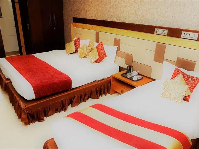 The Ashoka Hotel Indore Eksteriør billede
