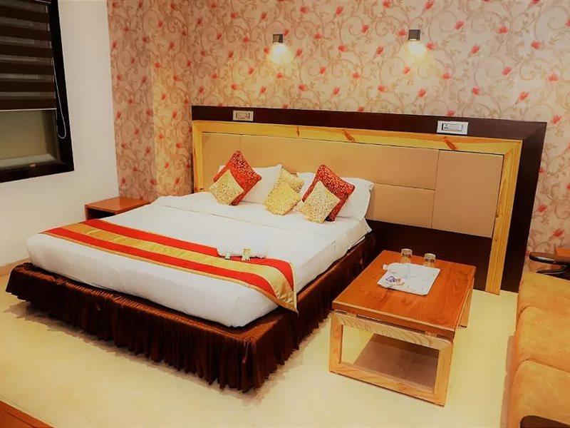 The Ashoka Hotel Indore Eksteriør billede