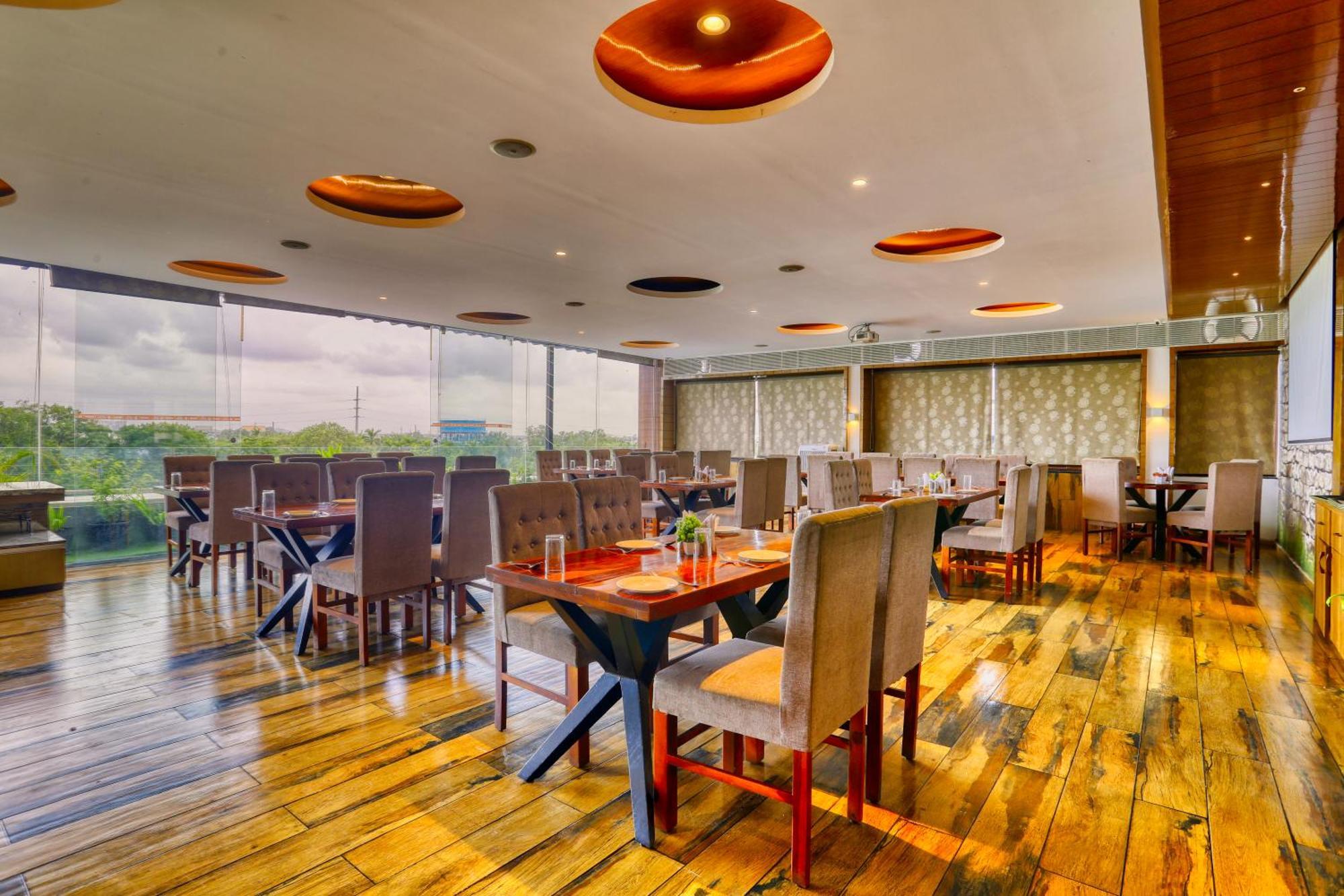 The Ashoka Hotel Indore Eksteriør billede
