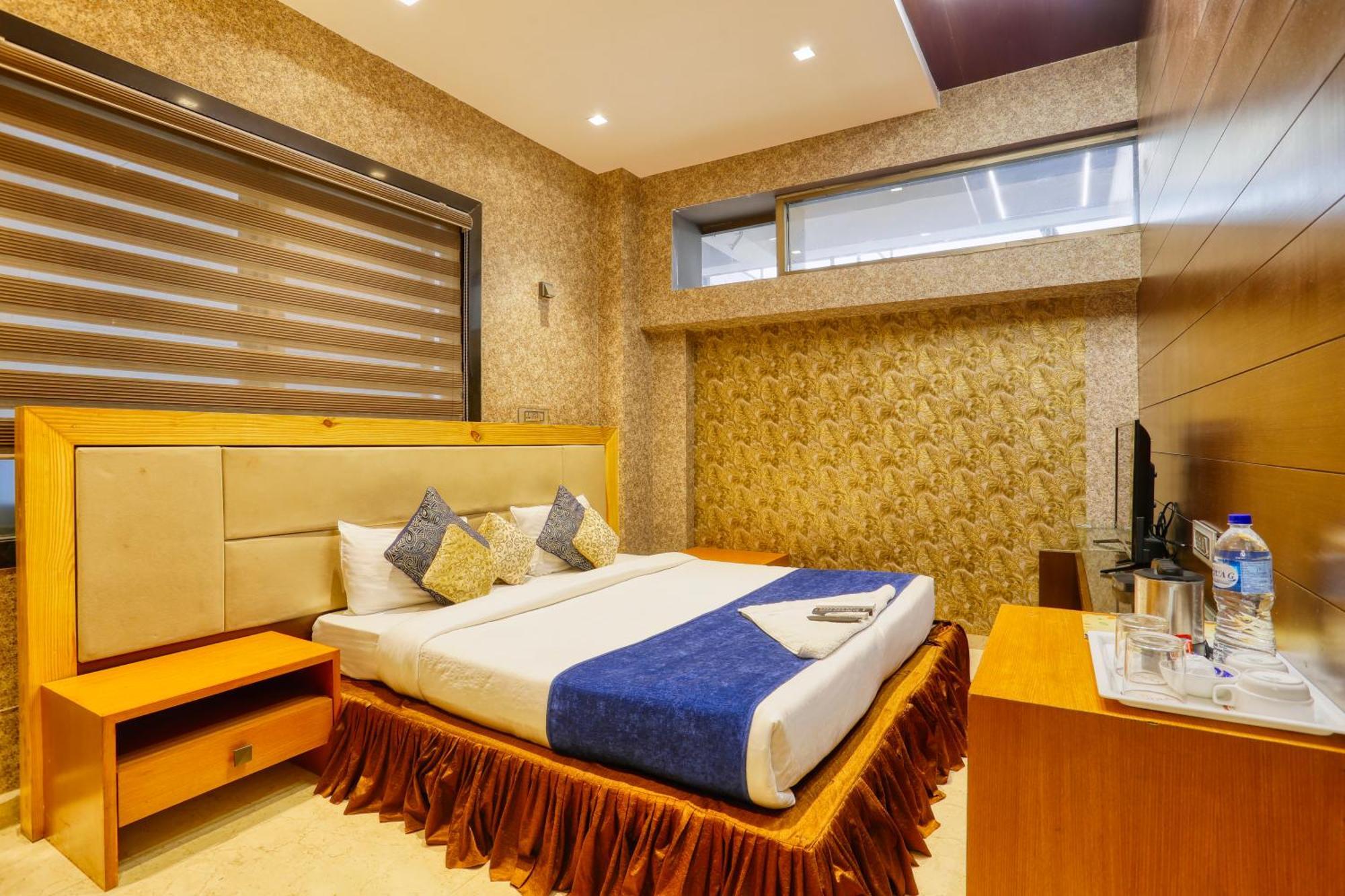 The Ashoka Hotel Indore Eksteriør billede