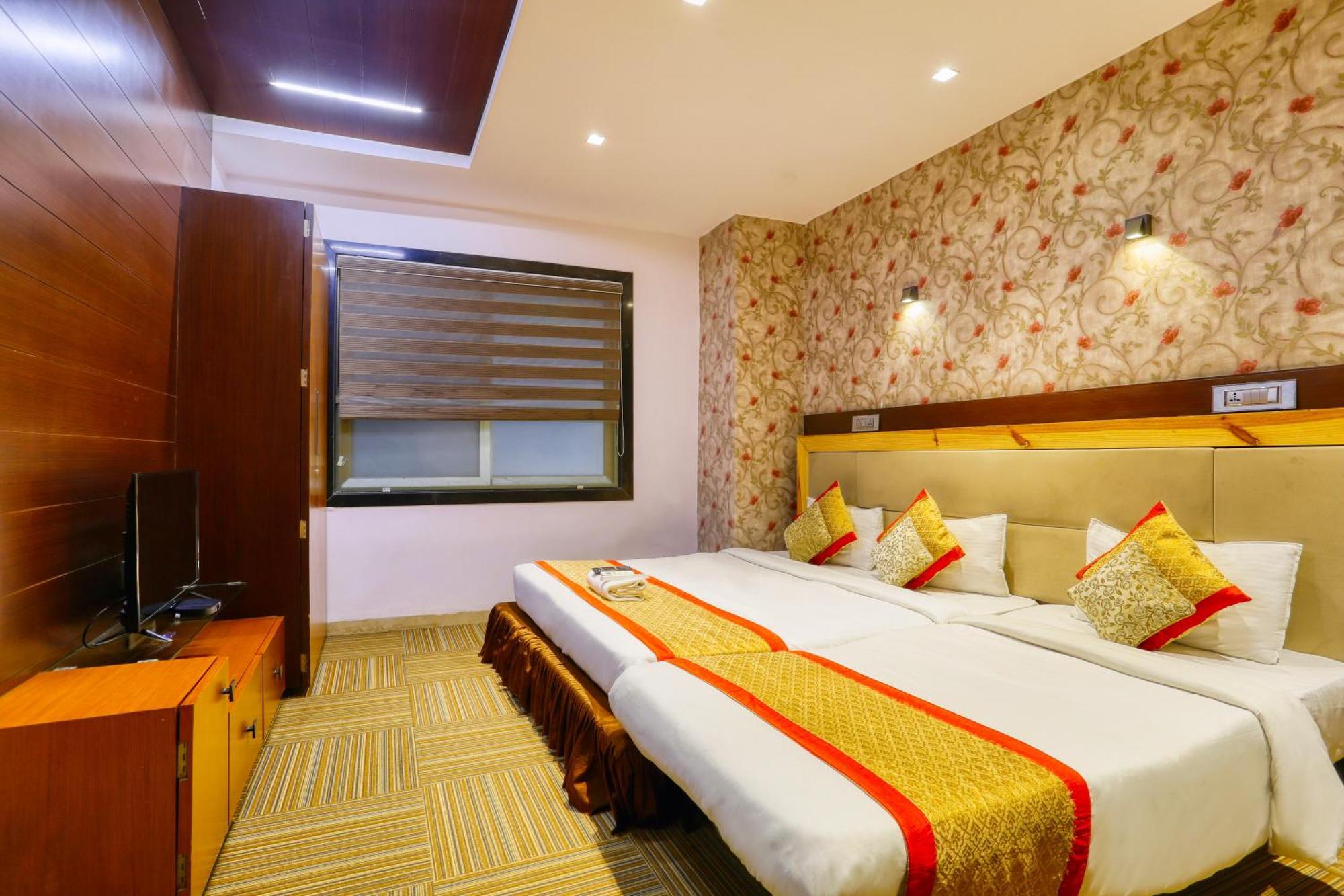The Ashoka Hotel Indore Eksteriør billede