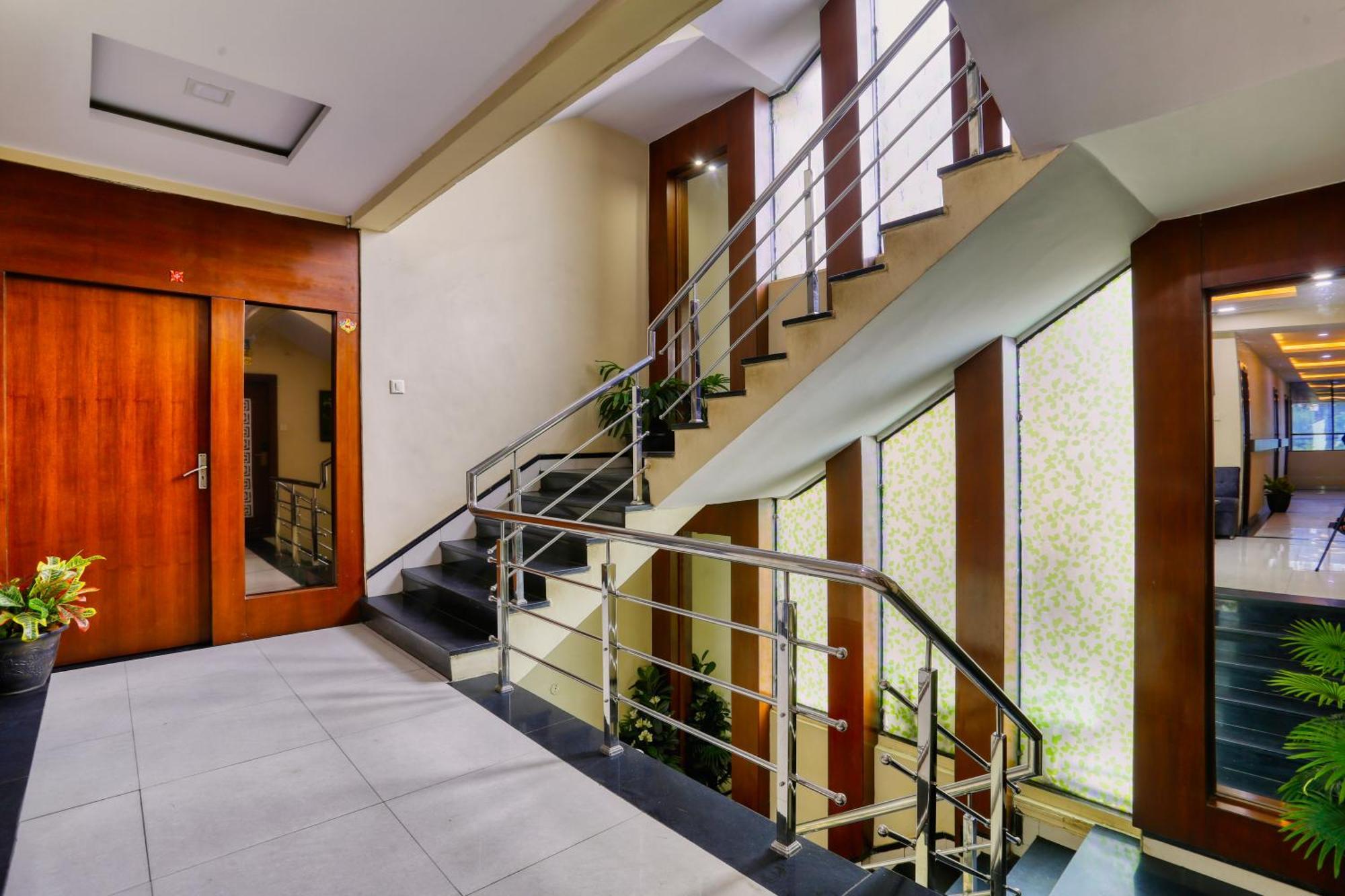 The Ashoka Hotel Indore Eksteriør billede