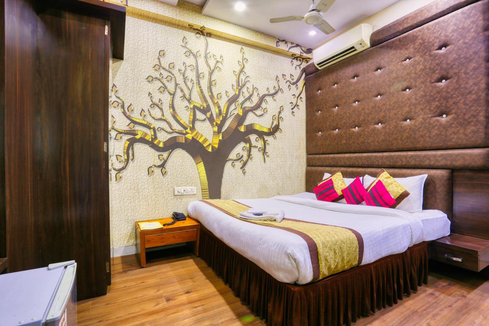 The Ashoka Hotel Indore Eksteriør billede