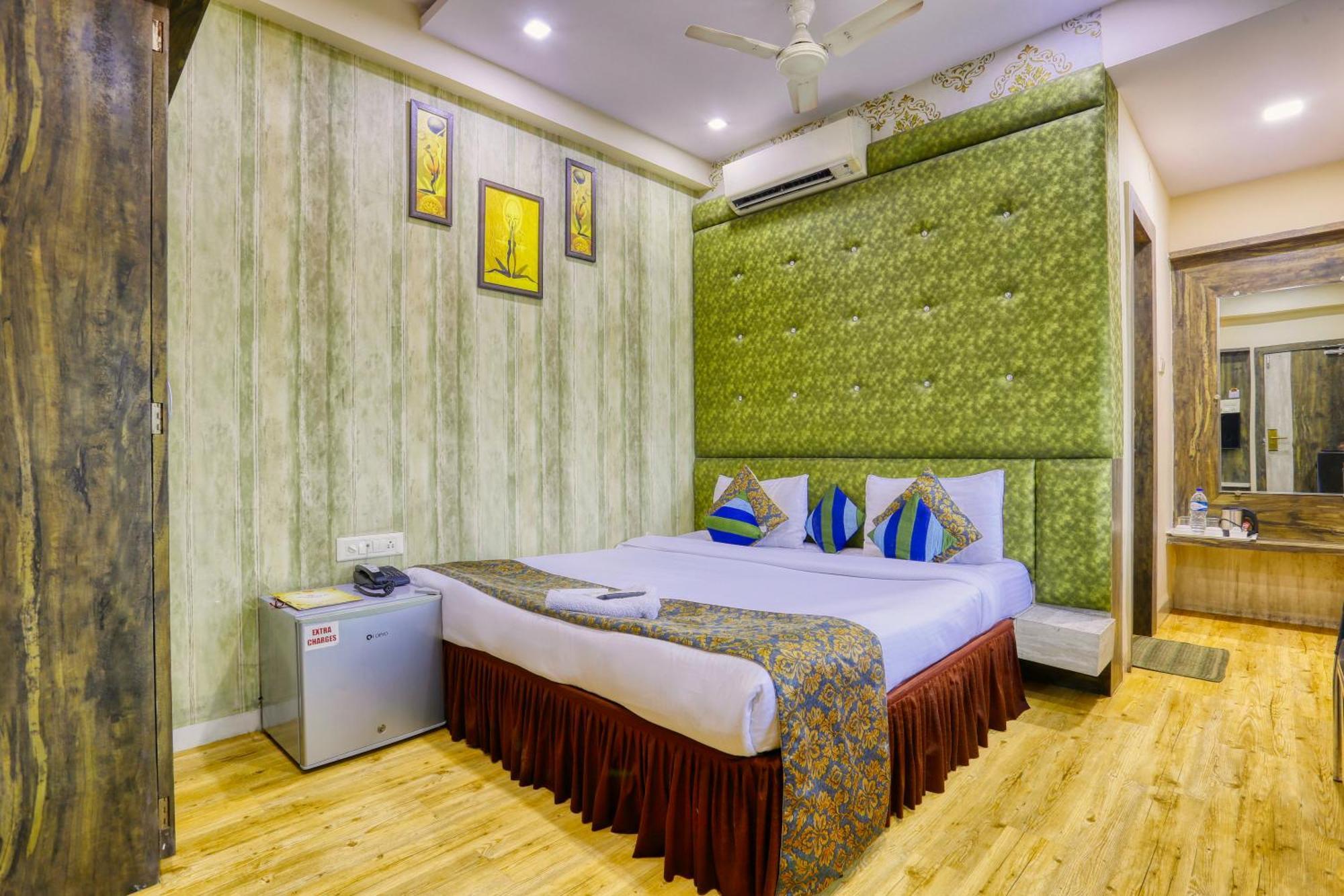 The Ashoka Hotel Indore Eksteriør billede