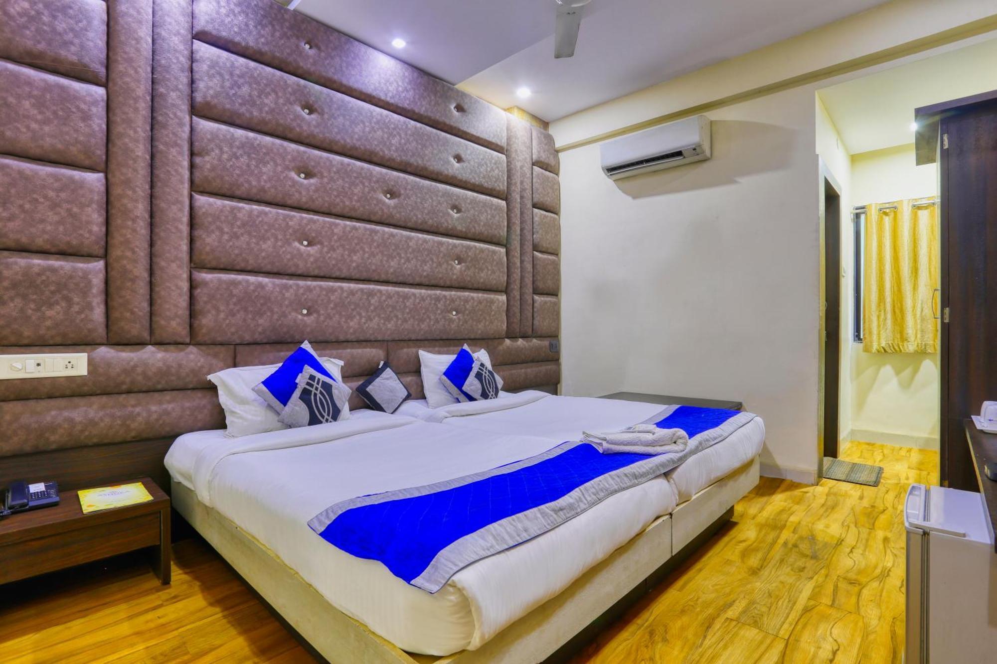 The Ashoka Hotel Indore Eksteriør billede