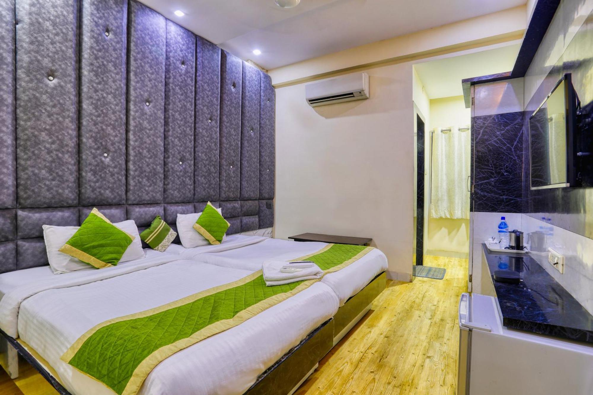 The Ashoka Hotel Indore Eksteriør billede