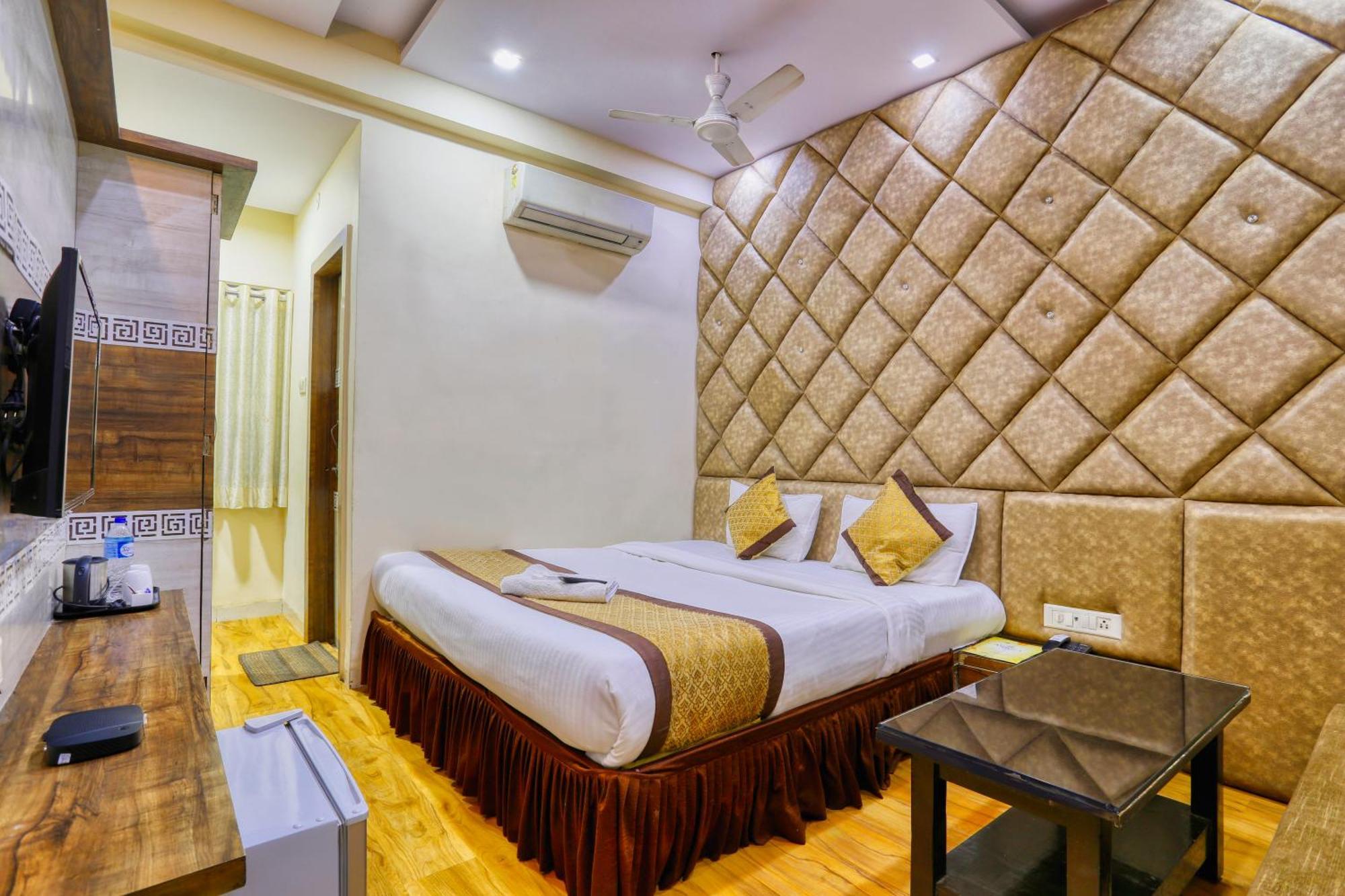 The Ashoka Hotel Indore Eksteriør billede