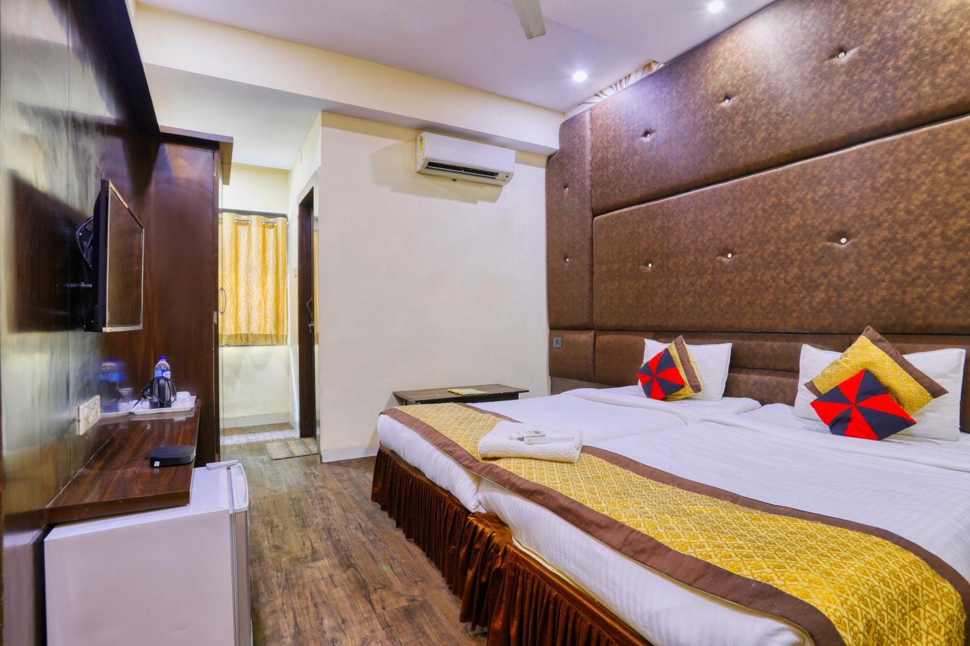 The Ashoka Hotel Indore Eksteriør billede