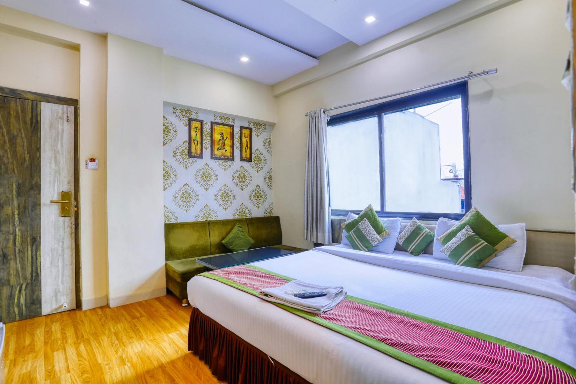 The Ashoka Hotel Indore Eksteriør billede