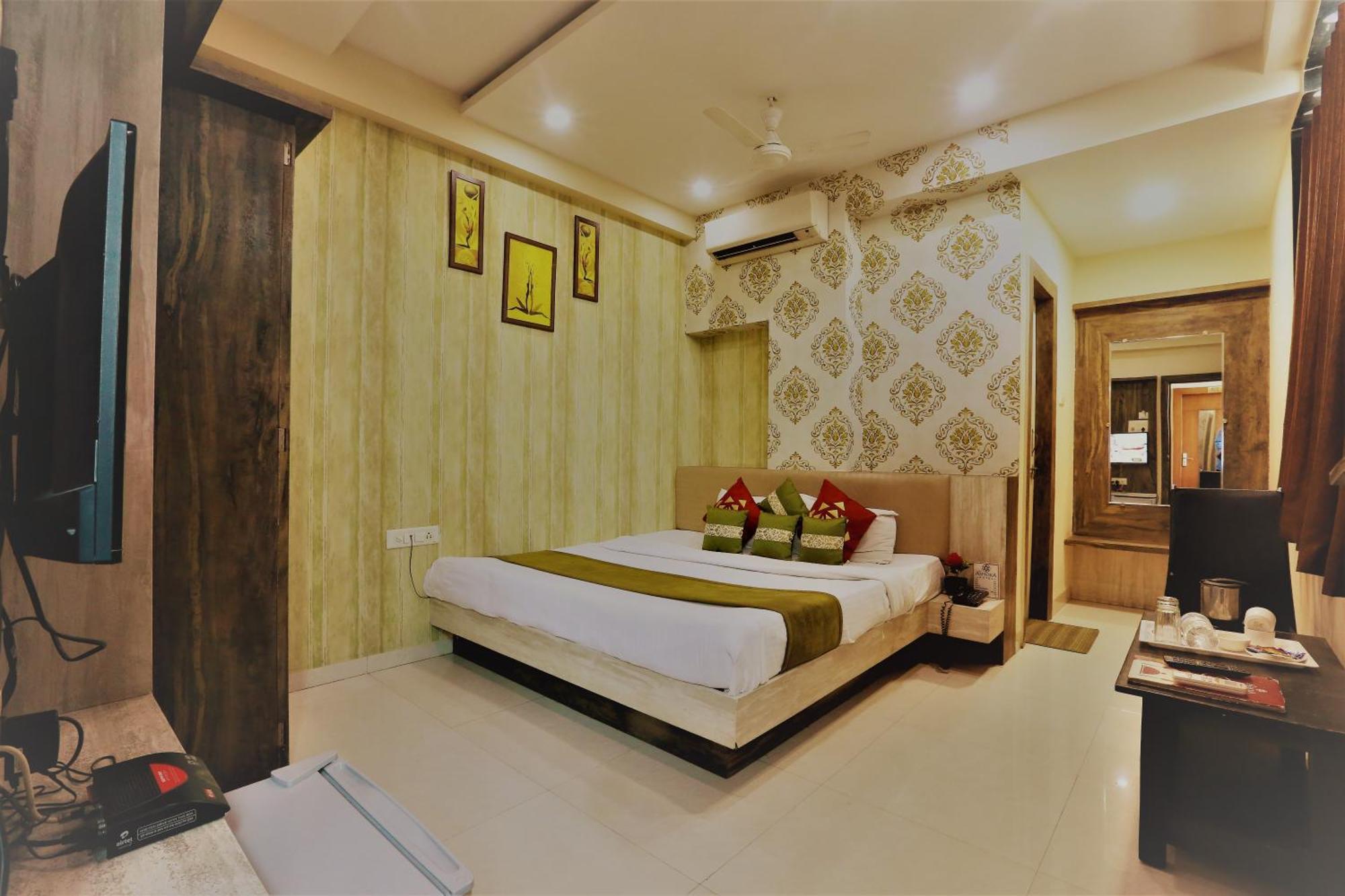The Ashoka Hotel Indore Eksteriør billede